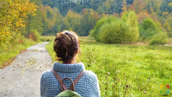 HALLO Online/Magazine / Stiltewandeling met natuurcoach Marja Nijskens HALLO Online.nl