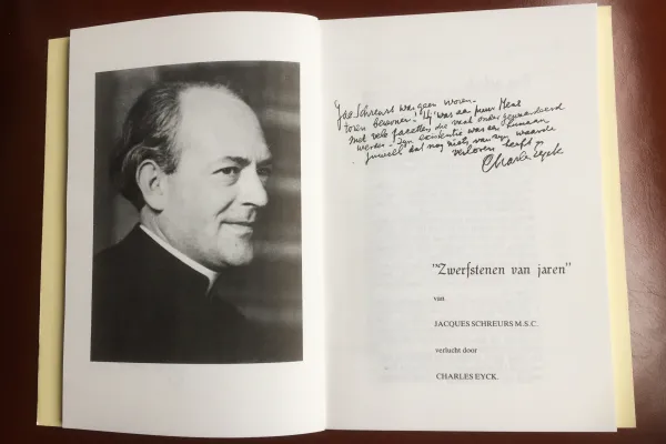 11. Uit de laatste gedichtenbundel 'Zwerfstenen van Jaren'.