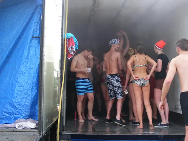 1 januari Nieuwjaarsduik in Grathem voor de echte ‘diehards’