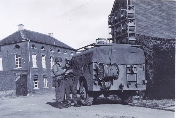 HAllo Magazine Online @AMA Amerikaanse geluidswagen Abelenstr 1945