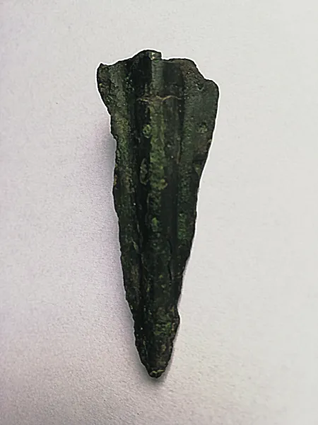 HALLO Magazine Online.nl   Bronzen Speerpunt