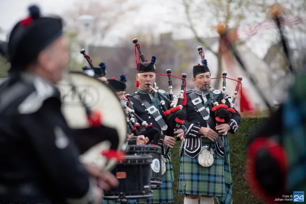 Hallo Magazine online / Herdenking militaire oorlogbegraafplaats Nederweert