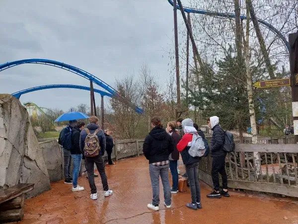 HALLO Magazine Online.nl / Met een innovatieve achtbaan voor Toverland behalen leerlingen van Scholengemeenschap St Ursula Horn de eerste prijs in een ontwerpwedstrijd