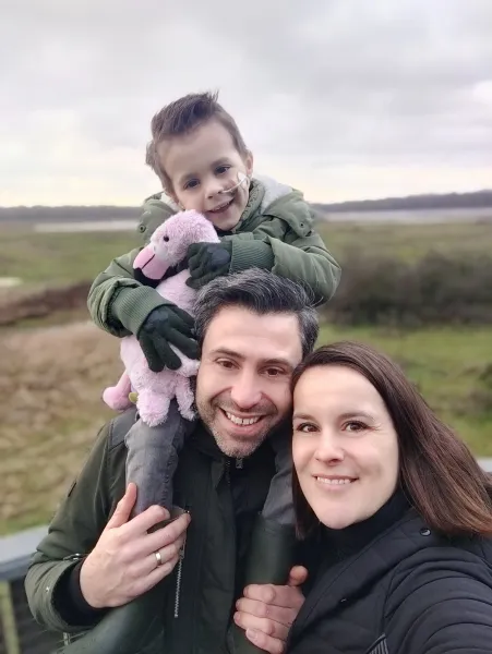 HALLO Magazine Online / Doneeractie voor behandeling 4-jarige Zeb