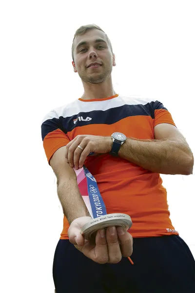 Handboogschutter Steve Wijler van ‘Ons Genoegen’ uit Roggel wint zilver op Olympische Spelen in Tokio HALLO Magazine Online.nl