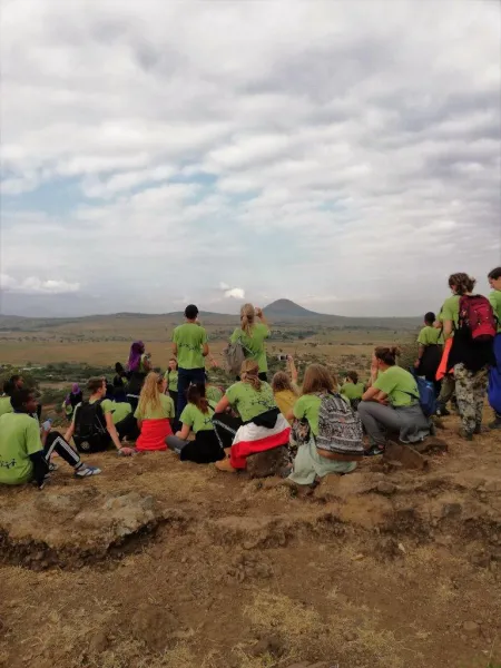 Leerlingen van Sint Ursula trokken door Tanzania. Werken aan wereldburgerschap in ‘the land of peace’ HALLO Online.nl