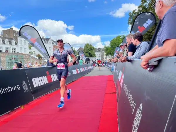 Hallo Magazine online / Ruud Bongers en Sandra Smeets uit Heythuysen namen deel aan de WK triatlon in Finland: “Ooit was ons doel finishen maar nu gaan we voor het podium”