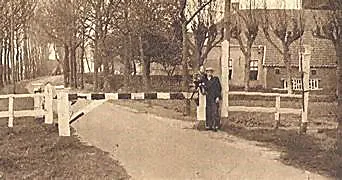 HALLO ACHTERNAAM: Onze familienamen en hun betekenis