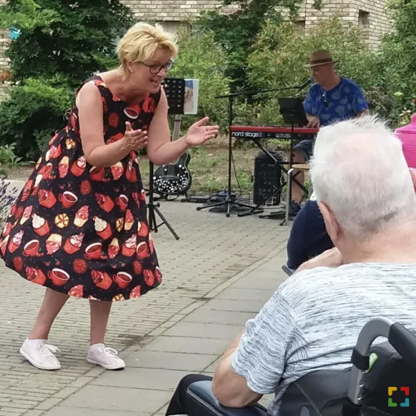 Op bezoek bij Tante Thee en Ome Koffie in Ell Op bezoek bij Tante Thee en Ome Koffie in Ell
