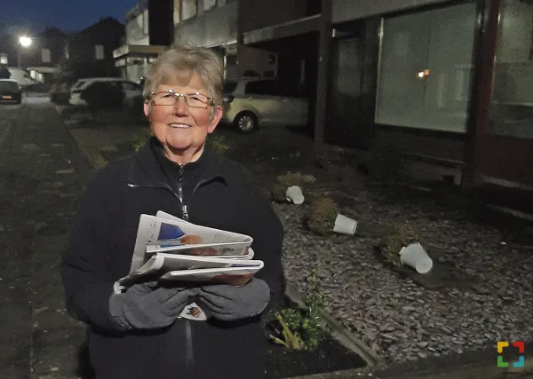 HALLO Magazine Online / Anny Scheres bezorgt voor dag en dauw de kranten