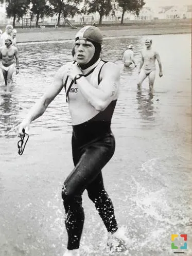 Hallo Magazine online / Jack Beijnsberger uit Heythuysen zwemt de Roermond City Swim voor Alzheimer Café Leudal