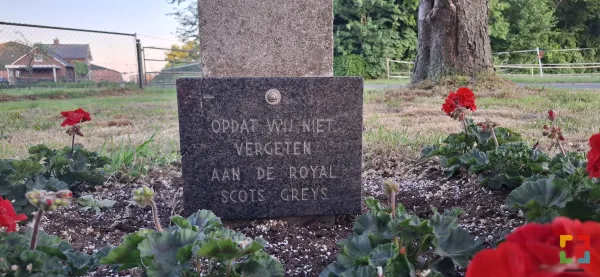 HALLO Magazine Online.nl  Monument Nederweert Boeket