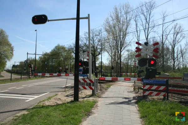 Spoorwegovergang N280 Roermondseweg HALLO Online.nl