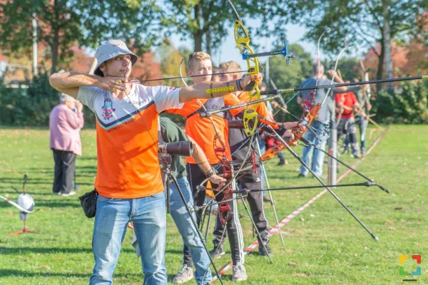 Handboogdemonstratie HALLO Online.nl