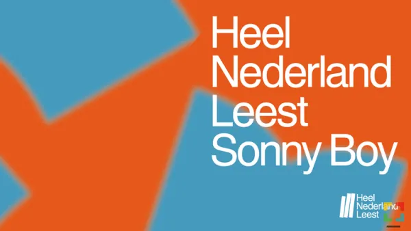 Halo Magazine Online / Hetzelfde boek lezen brengt mensen samen: je hebt gelijk iets om over te praten! Daarom lezen we in november 2023 tijdens de campagne Heel Nederland Leest, ‘Sonny Boy’ van Annejet van der Zijl. Ben je lid van Bibliocenter, dan krijg je op vertoon van je biebpas sinds 1 november gratis dit boek, zolang de voorraad strekt. Leescluborganisatie Senia viert dit feest graag mee houdt op 29 november 2023 een leesclub bij Bibliocenter Heythuysen.  Tijdens de open leesclub gaan deelnemers met elkaar in gesprek over ‘Sonny Boy’. Wat vonden zij van het boek? Wat viel hen op? Heeft het nieuwe inzichten gebracht? Het is leuk om te ontdekken dat de betekenis van hetzelfde boek voor iedereen anders kan zijn. Een boekbespreking kan op elke manier gehouden worden. Plezier en openheid staan voorop.   Over Sonny Boy Sonny Boy van Annejet van der Zijl gaat over de levensgeschiedenis van een 19-jarige Surinaamse student en een 40-jarige Hollandse getrouwde vrouw, die in 1928 verliefd op elkaar worden, een z