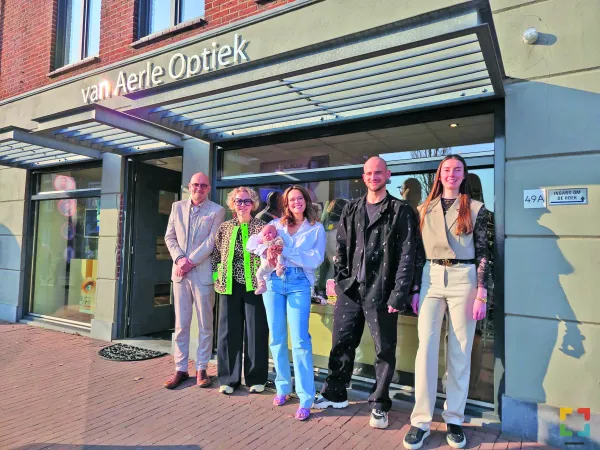 HALLO Magazine Online.nl Team van Aerle Optiek. Foto van Aerle